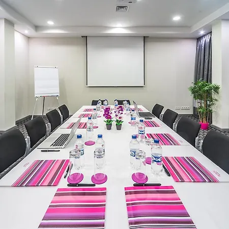 Hotel Amarant & Conference Halls By Chm 3*